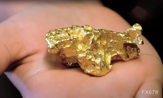 “关税风暴”席卷美国！GDP增速料腰斩至0.8%，衰退概率飙升至45%