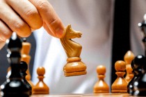 从金融监管者到险企掌舵人，袁卫正式履新安诚财险董事长