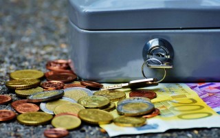 如何把握黄金市场的投资机遇？这些机遇如何转化为实际收益？