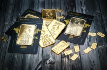 如何分析价差期权的结构与投资机会？这种结构在不同市场行情下如何变化？