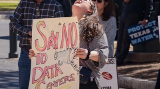 究竟谁在为AI的能源账单买单？数据中心用电成本争议内幕