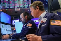 午盘：美股走高道指涨逾700点 能源板块普涨