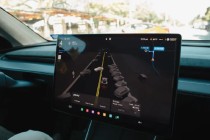 特斯拉无人驾驶出租车：华尔街热捧有加，落地进程却步履滞后