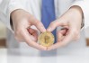 如何理解黄金价格的波动规律？怎样应对这种波动带来的影响？