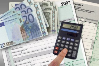 黄金价格长期上涨的驱动因素有哪些？