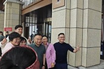 林园成茅台股东大会“顶流”，杨德龙回应缺席原因