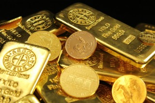如何理解黄金市场的投资价值？这种价值如何在不同的投资场景中体现？
