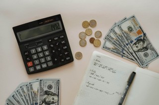 股票中阳线的含义是什么？如何根据阳线进行投资决策？
