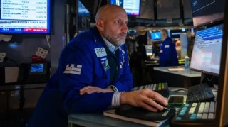 2月13日收盘：美股收跌纳指下跌2% AI发展令多个行业承压