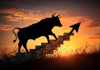 真金白银！年内十余家上市银行获股东、高管增持，银行“防御性板块”角色要变？