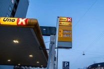 油价飙升，丹麦紧急呼吁民众：求求大家尽量别开车