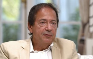对冲基金大鳄保尔森：各国央行将继续买入黄金应对政经动荡