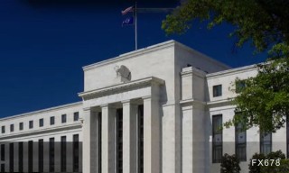 美联储高官警告：特朗普关税或引爆“三高危机”！经济增速恐跌破1%