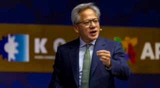 英伟达CEO黄仁勋：人工智能正处于一个“良性循环”