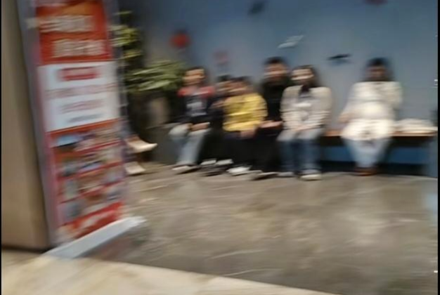 网友称汉中赏花“一房难求”睡洗浴中心？文旅局回应  第2张