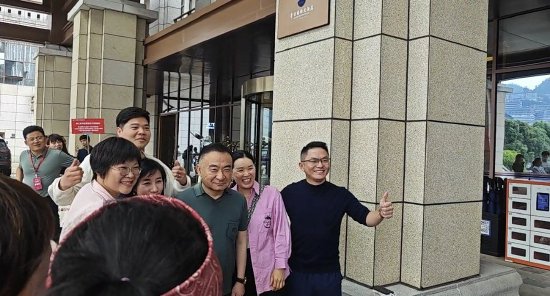 林园成茅台股东大会“顶流”，杨德龙回应缺席原因  第1张