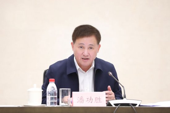 央行：加力支持科技创新、提振消费、民营小微、稳定外贸等重点领域  第1张