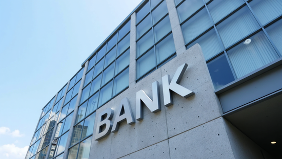 股份行惊现存款缩水!光大首降1.67%,招行逆势增11.54%破9万亿 第1张 股份行惊现存款缩水!光大首降1.67%,招行逆势增11.54%破9万亿 第1张