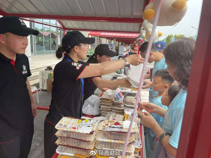 苏超“出圈”背后：一张球票，如何成为撬动文旅的“钥匙”？  第5张