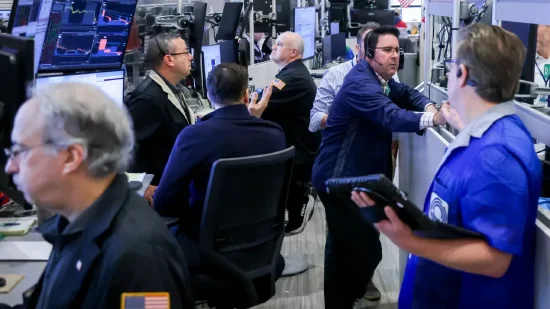 11月15日收盘:美股涨跌不一 道指收跌300点 第1张 11月15日收盘:美股涨跌不一 道指收跌300点 第1张