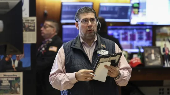 午盘:美股走高道指上涨230点 微软股价走低 第1张 午盘:美股走高道指上涨230点 微软股价走低 第1张