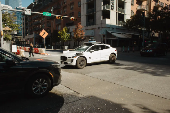 特斯拉无人驾驶出租车：华尔街热捧有加，落地进程却步履滞后  第2张