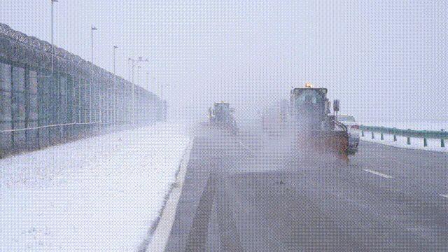上海飞西安延误了5小时,突降暴雪,航班大面积延误!大批人被困机场 第7张 上海飞西安延误了5小时,突降暴雪,航班大面积延误!大批人被困机场 第7张