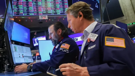 午盘：美股走高道指涨逾700点 能源板块普涨  第1张