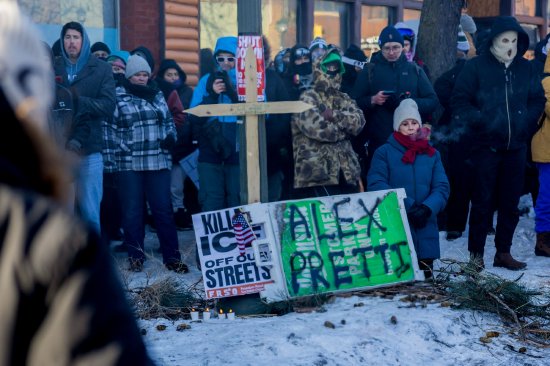 明尼阿波利斯再现联邦执法人员开枪事件后 美国共和党内出现裂痕 第1张 明尼阿波利斯再现联邦执法人员开枪事件后 美国共和党内出现裂痕 第1张