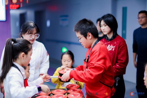 元宵公益暖医院 爱心家庭伴童行  第1张