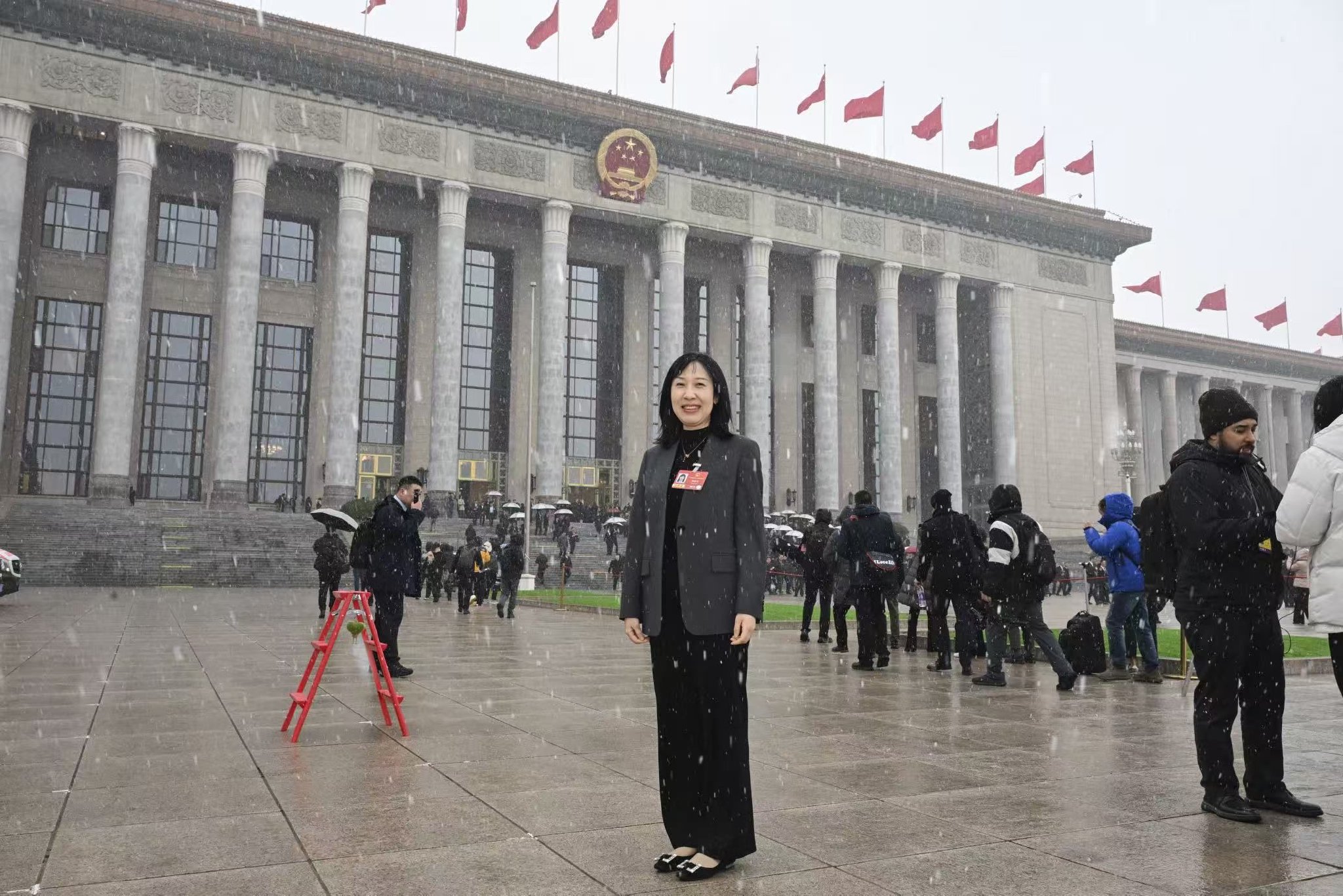 全国人大代表周燕芳：建议构建国家级智驾数据共享标准及平台  第1张