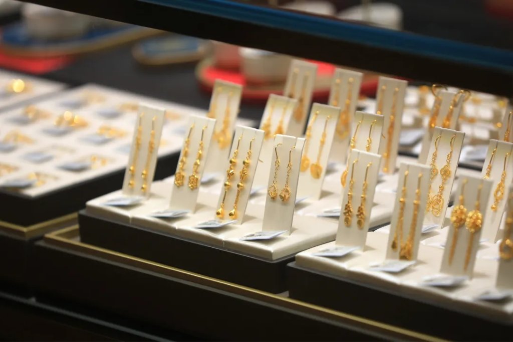 金、银大跌！国内金价跌破1000元  第5张