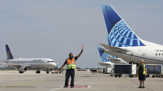 美联航缩减更多经济舱座位，改用全新布局扩容高端客舱  第1张