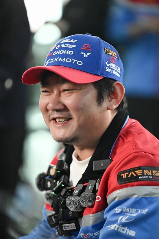 张雪机车，一战封神！雨中追车3小时的少年，近20年后站上WSBK领奖台：让中国摩托车从不屑走向平视  第5张